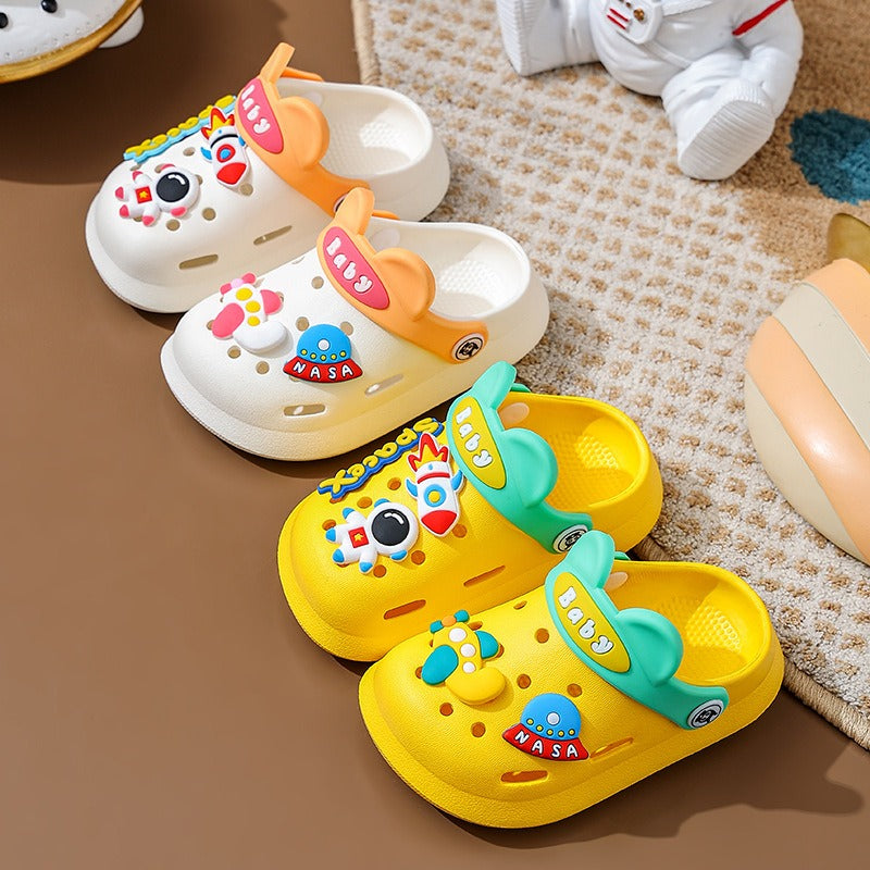 Children slippers summer baby non slip soft soled sandals small and medium sized children sandals two wear cartoon